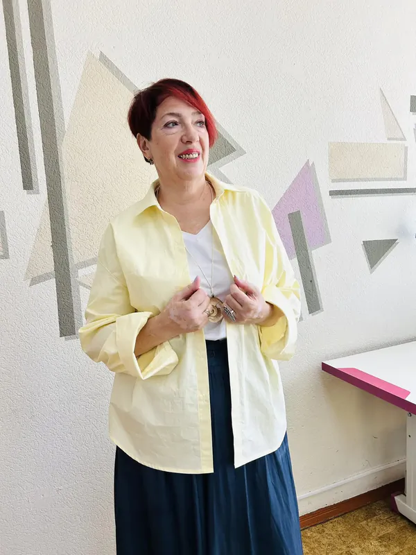 Рубашка свободного силуэта с рубашечным воротником и манжетами