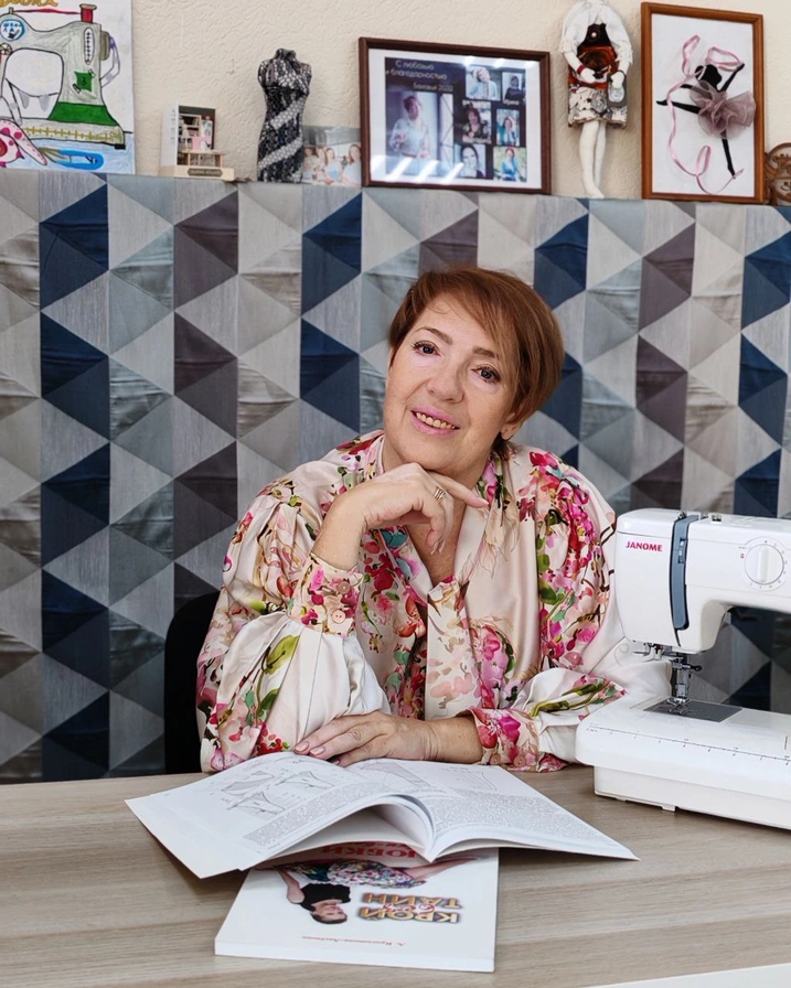 Татьяна Романюк — преподаватель школы шитья